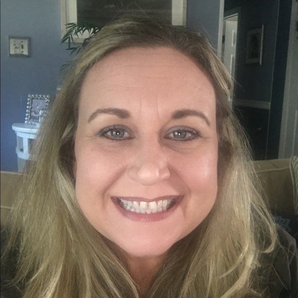 Meet your Posher, Kimberly - Picture 1 of 1